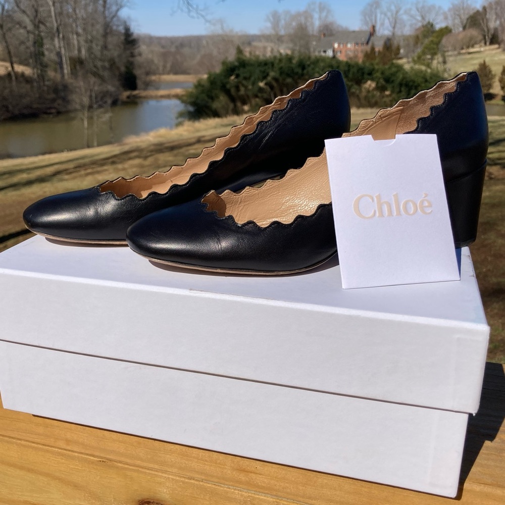 Chloé Lauren Black Scalloped Leather Mid-Heel Pumps